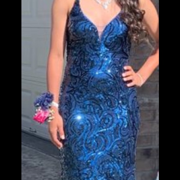 Long gown Formal dress sequin covered gown open back body con shimmering blue - Picture 9 of 9